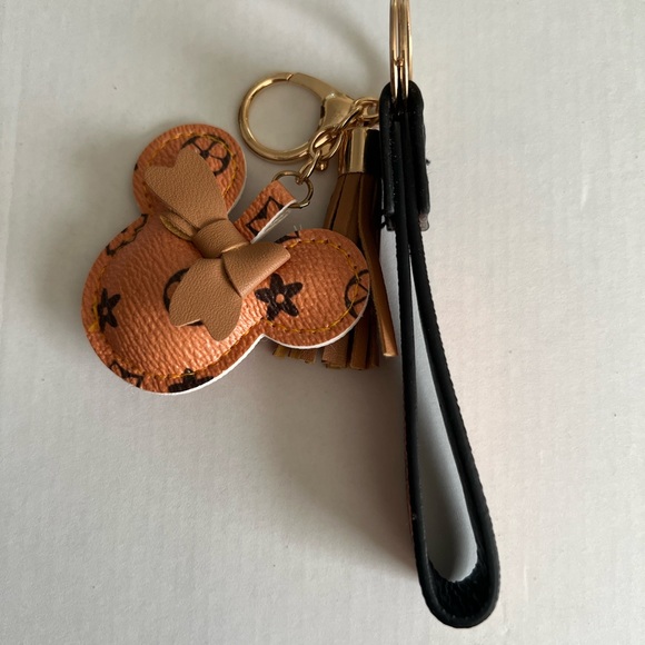 NWOT Minnie Mouse Inspired Leather Keychain Wristlet - Picture 2 of 5